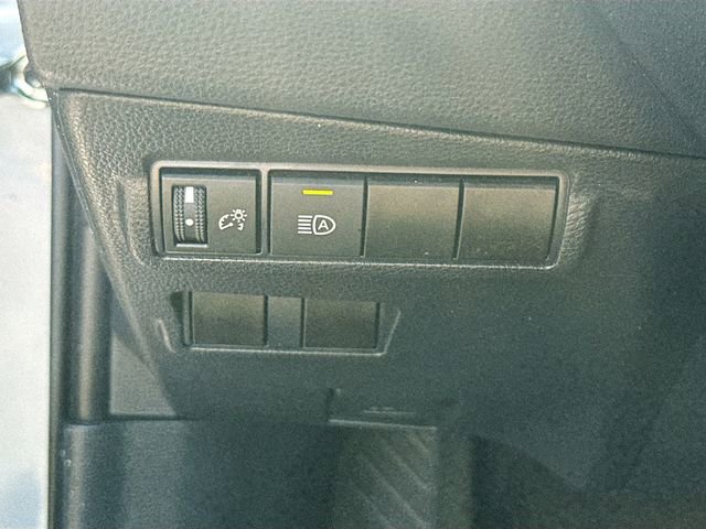 Used 2024 Toyota Corolla Cross LE image 10