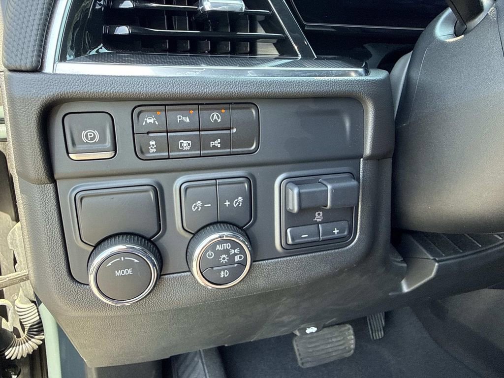 Used 2025 Chevrolet Tahoe RST w/ Comfort Package RWD image 32