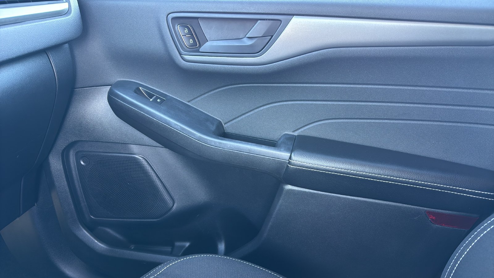 Used 2025 Ford Escape Active FWD image 23