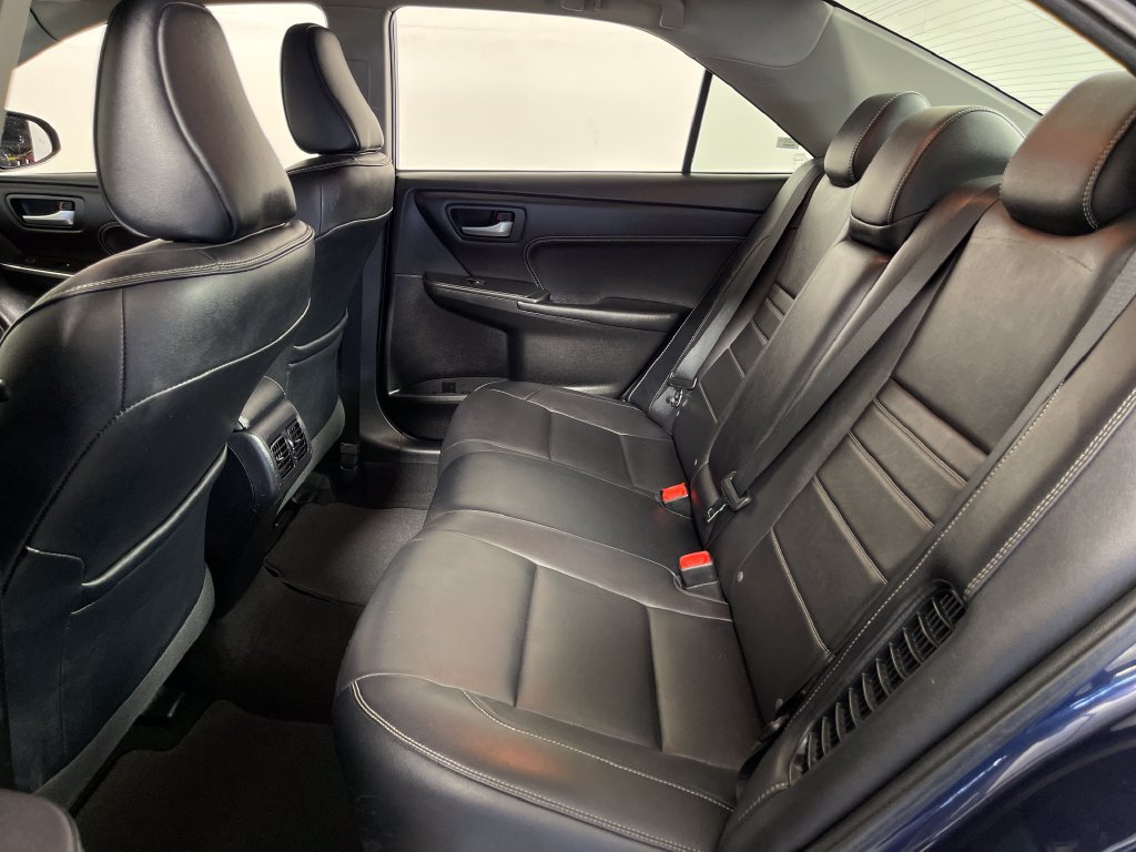 Used 2016 Toyota Camry XLE w/ Moonroof Package FWD image 13