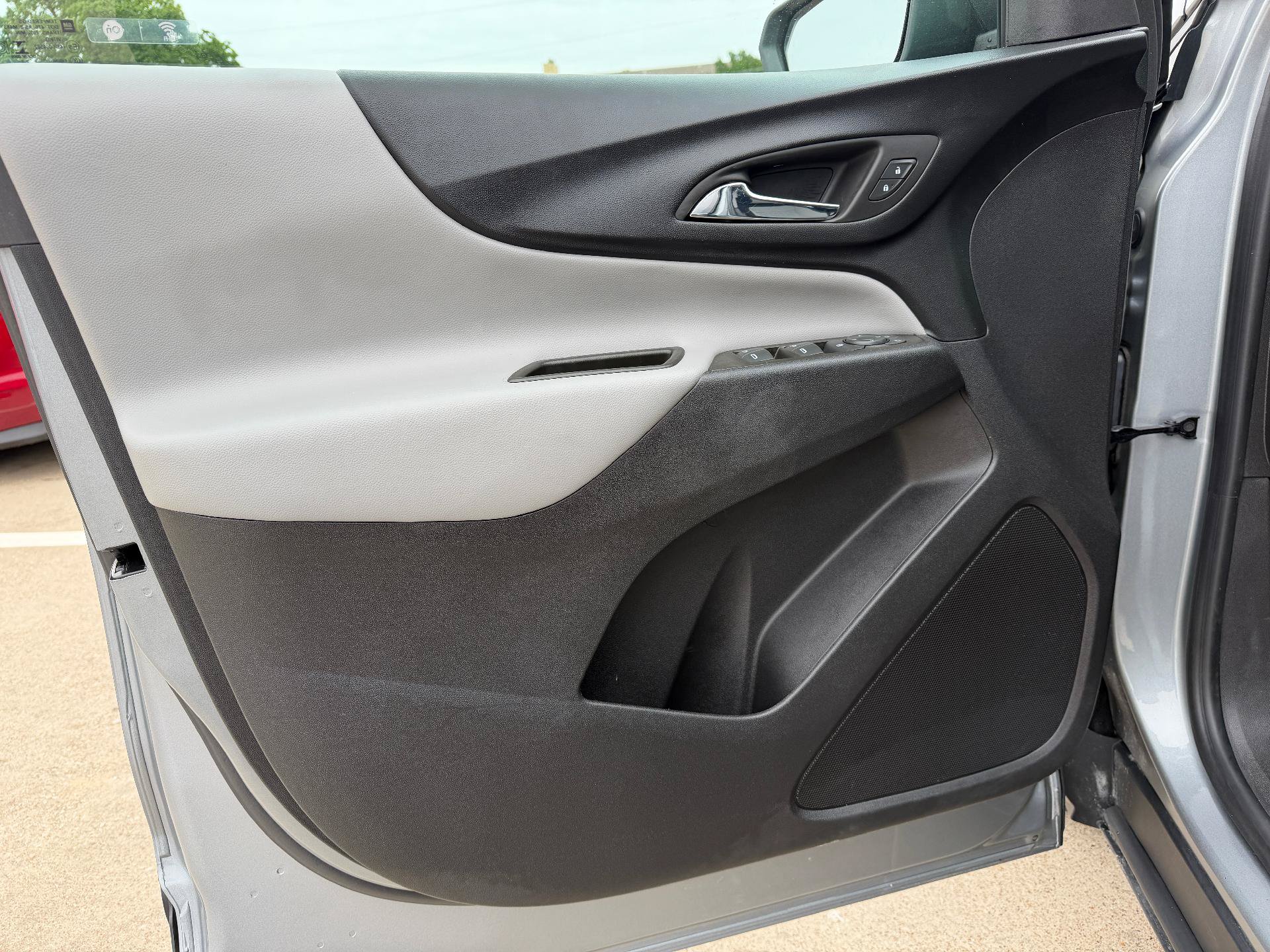Used 2023 Chevrolet Equinox LS w/ LS Convenience Package FWD image 19