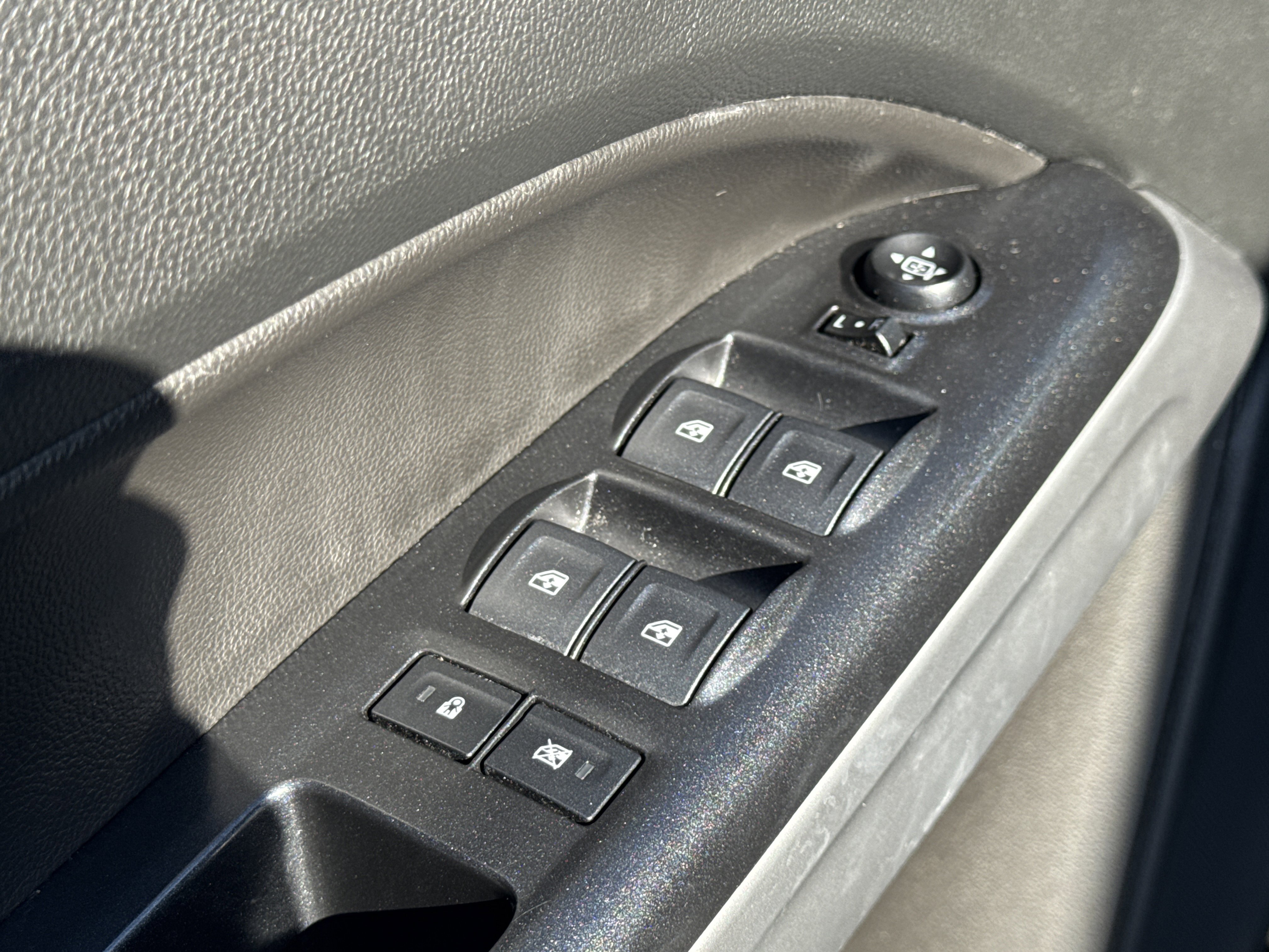 Used 2021 Chevrolet Colorado ZR2 w/ ZR2 Dusk Special Edition image 16