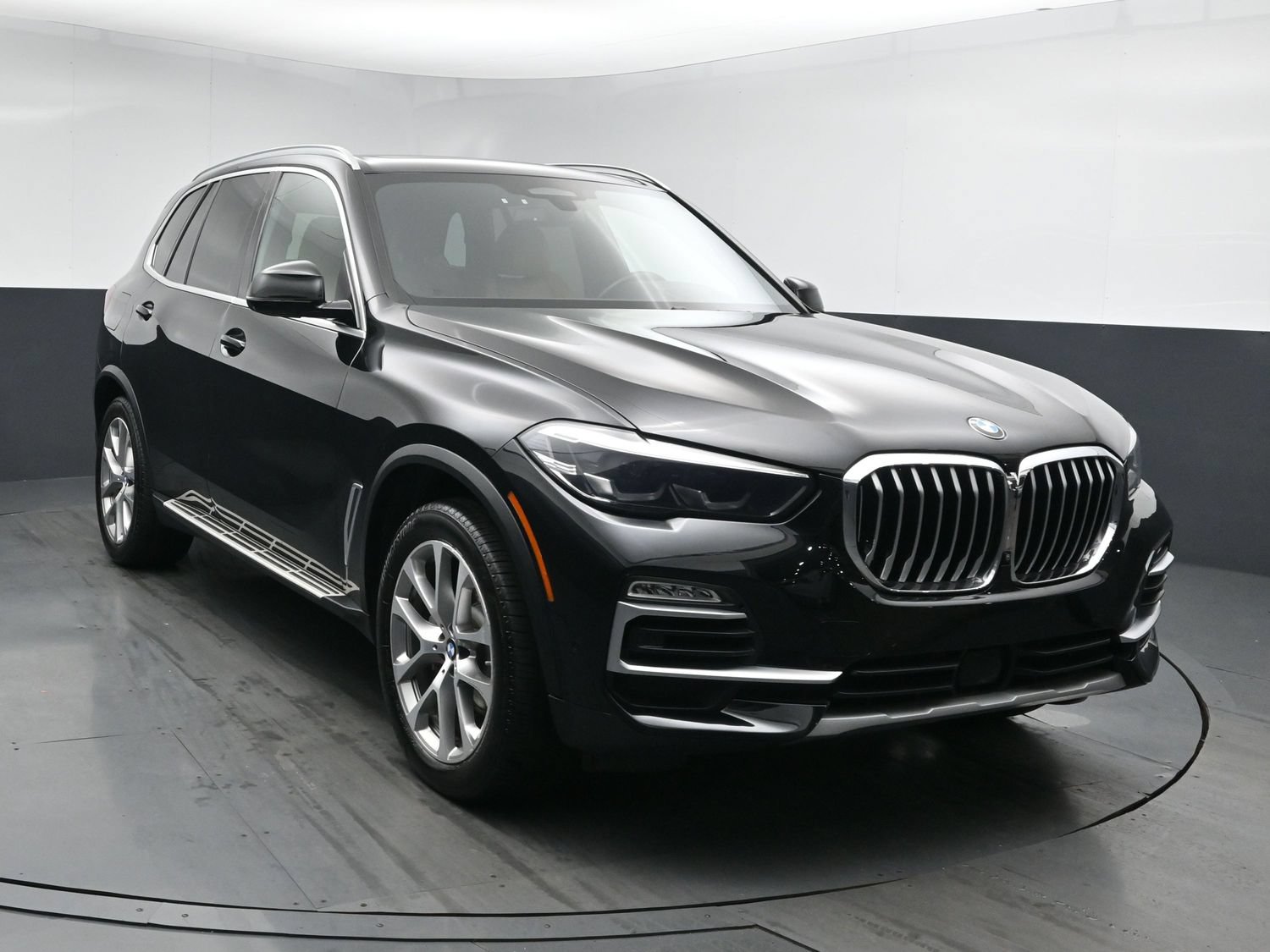 Used 2021 BMW X5 xDrive40i w/ Premium Package AWD/4WD image 2