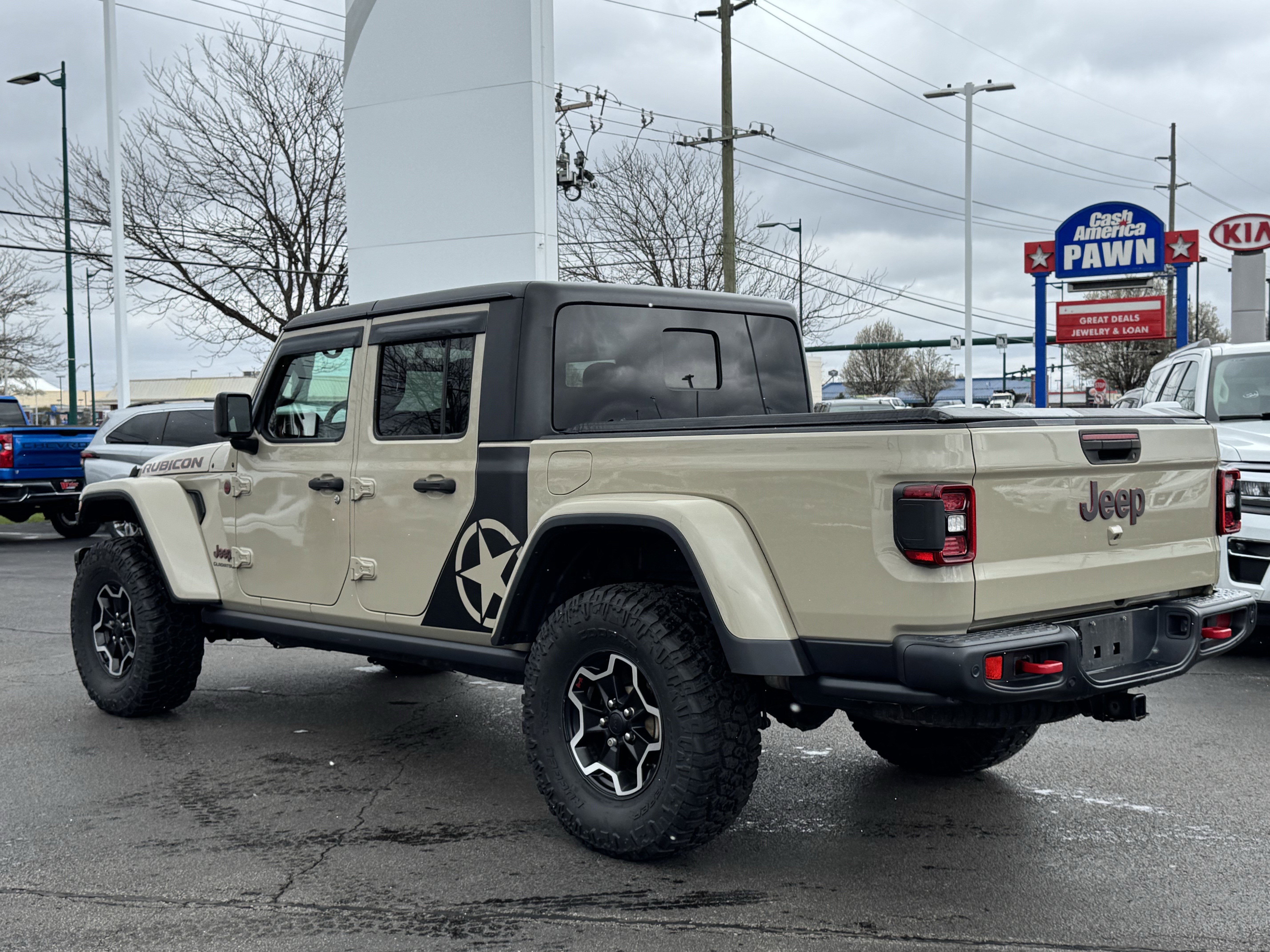 Used 2020 Jeep Gladiator Rubicon image 2