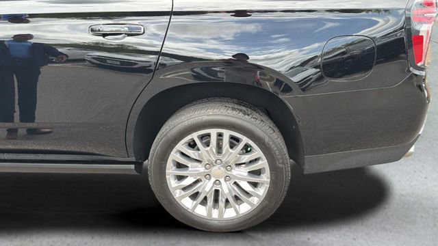 Used 2024 Chevrolet Tahoe High Country AWD/4WD image 11