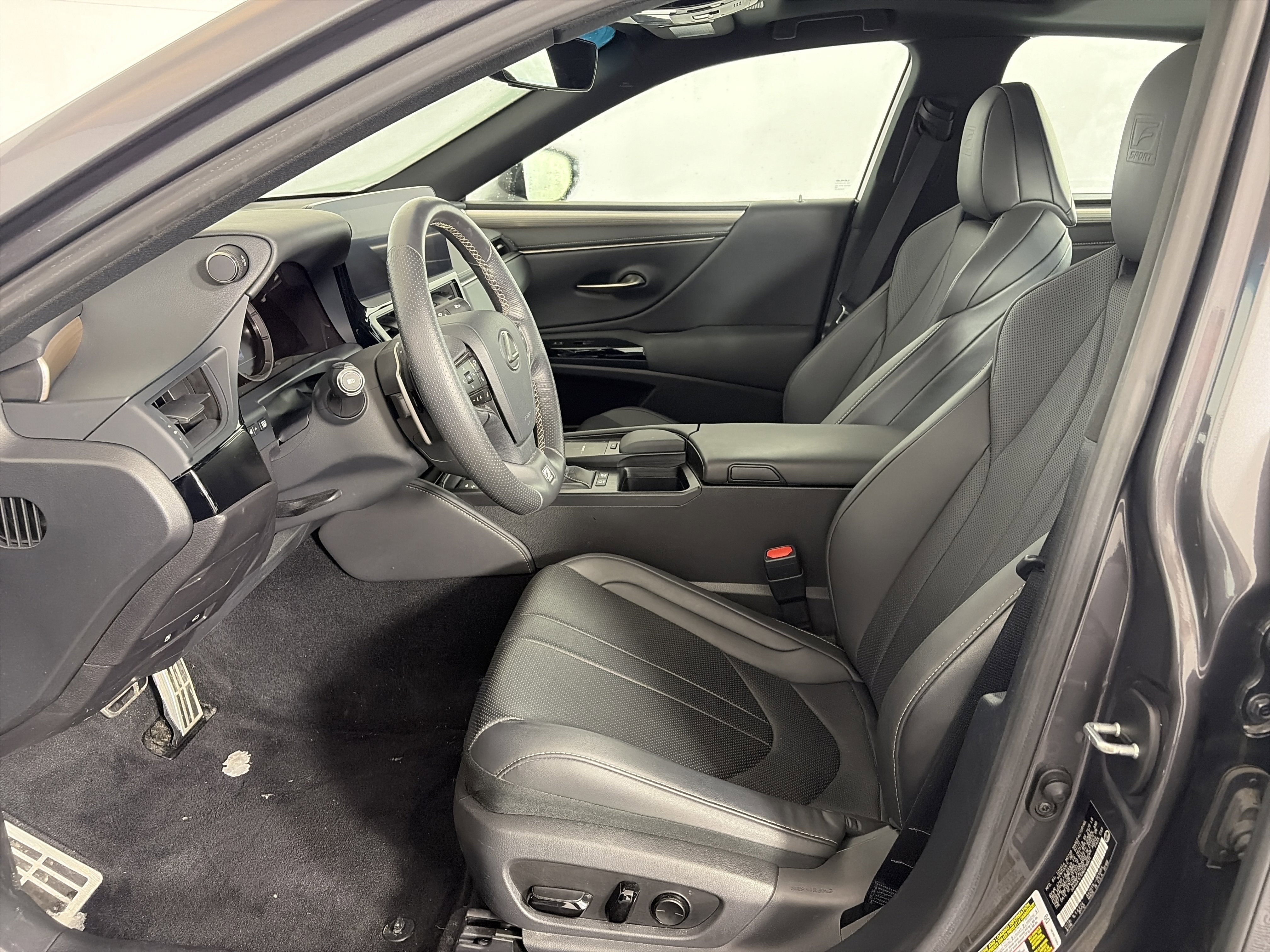 Used 2022 Lexus ES 300h F Sport w/ Accessory Package image 6