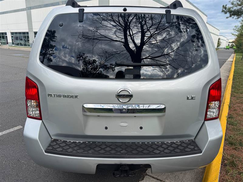 Used 2011 Nissan Pathfinder LE w/ Protection Pkg AWD/4WD image 5