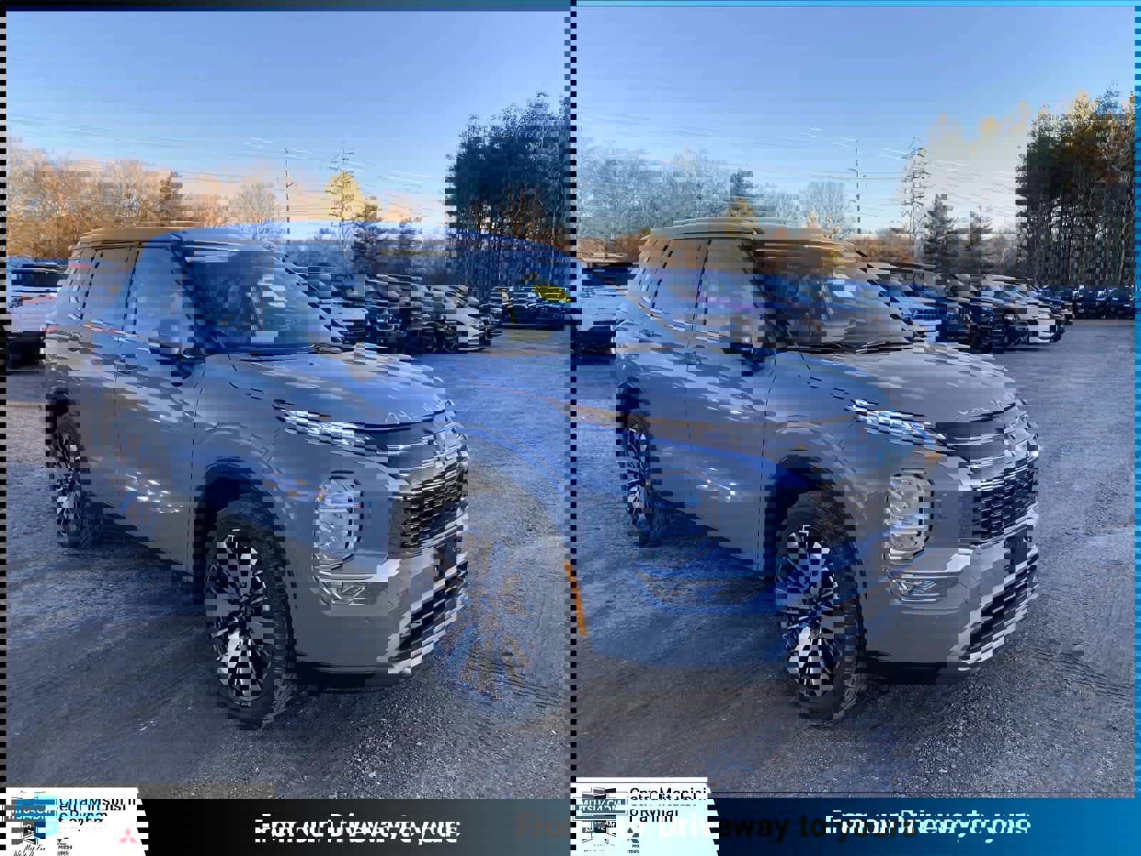 New 2026 Mitsubishi Outlander SE image 1