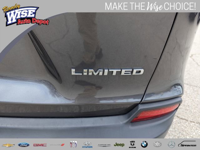 Used 2020 Jeep Cherokee Limited image 24