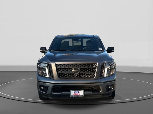 Used 2019 Nissan Titan SV w/ SV Convenience Package image 3