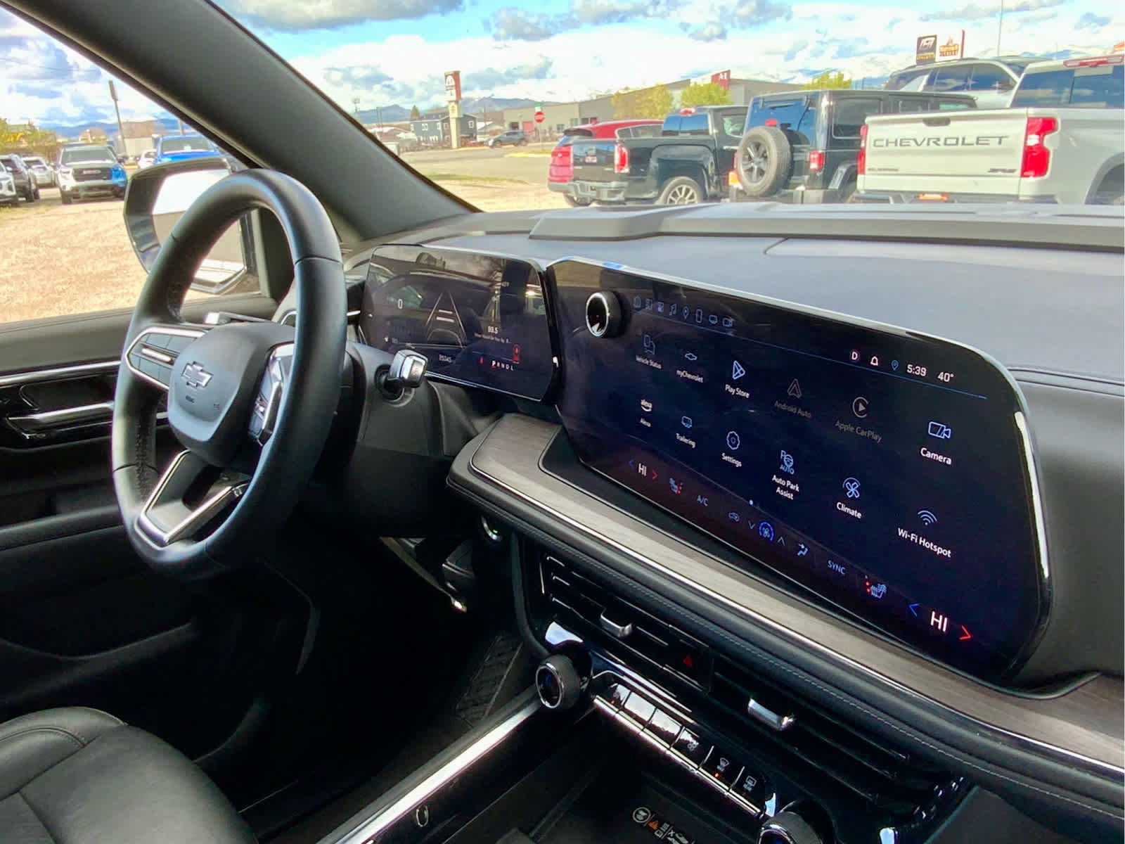 Used 2025 Chevrolet Suburban Z71 AWD/4WD image 40