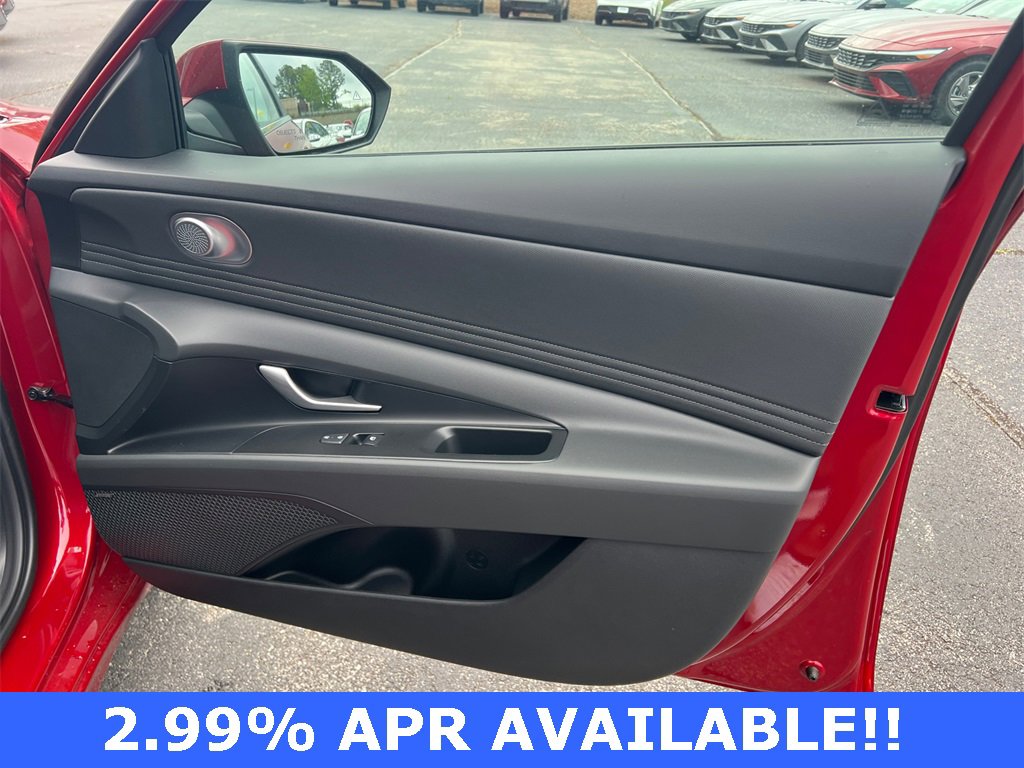 Certified 2025 Hyundai Elantra Limited image 14