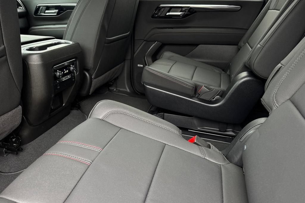 New 2026 Chevrolet Suburban RST AWD/4WD image 12