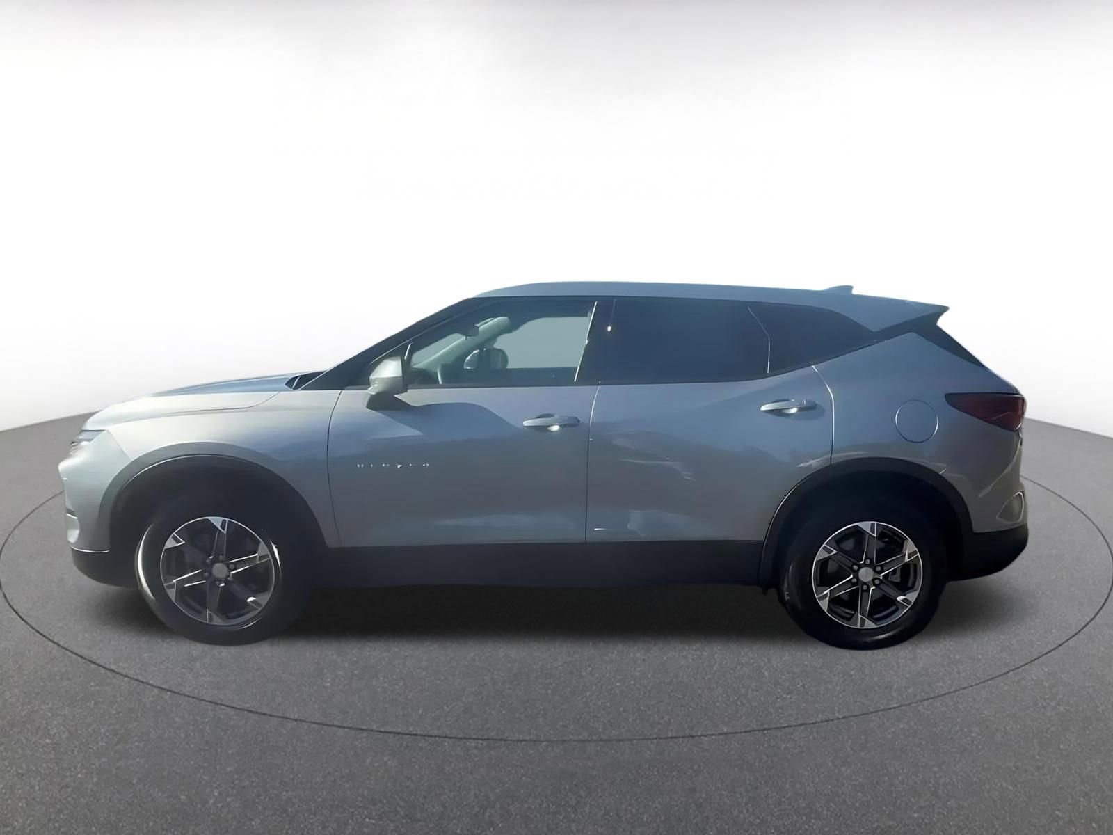 Used 2025 Chevrolet Blazer LT image 9