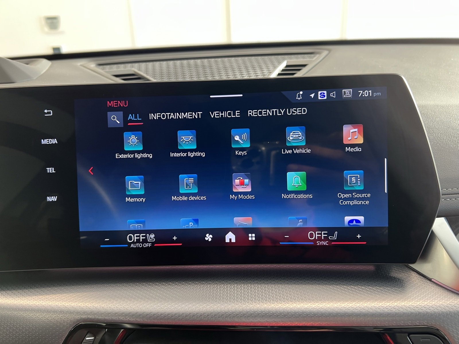 Used 2024 BMW X1 M35i w/ Premium Package image 18