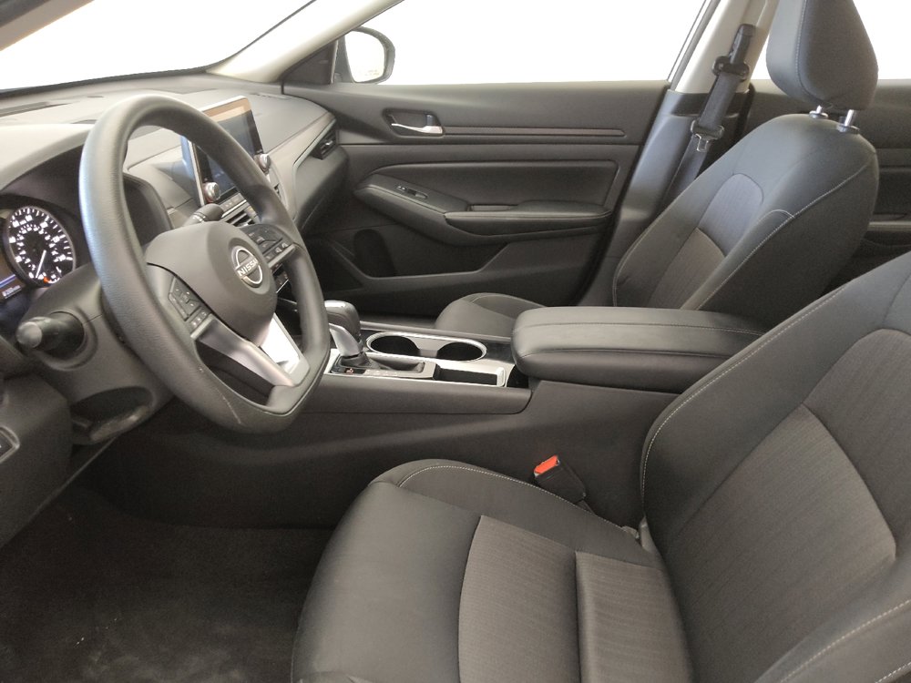 Used 2024 Nissan Altima 2.5 SV image 17