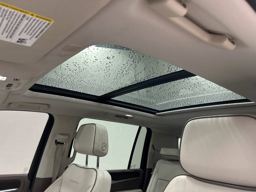 Used 2022 GMC Yukon XL Denali image 26