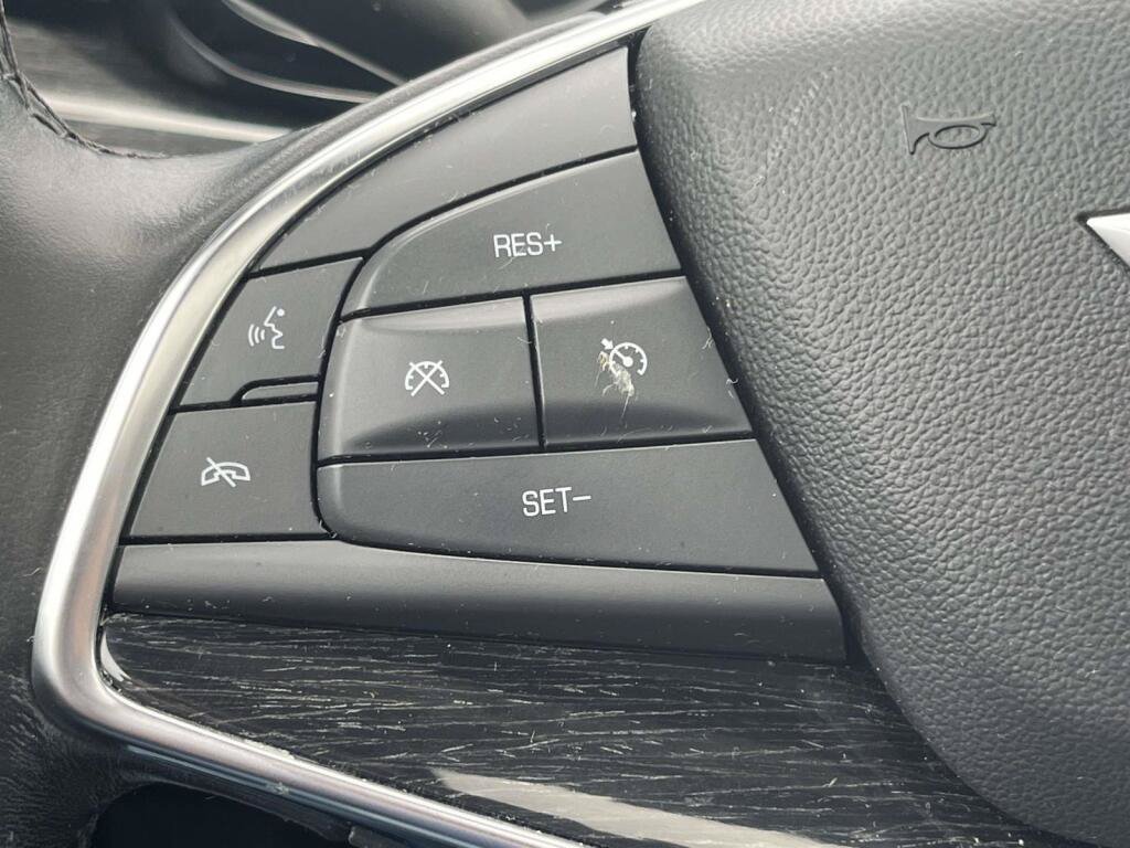 Used 2023 Cadillac XT5 Premium Luxury FWD image 33
