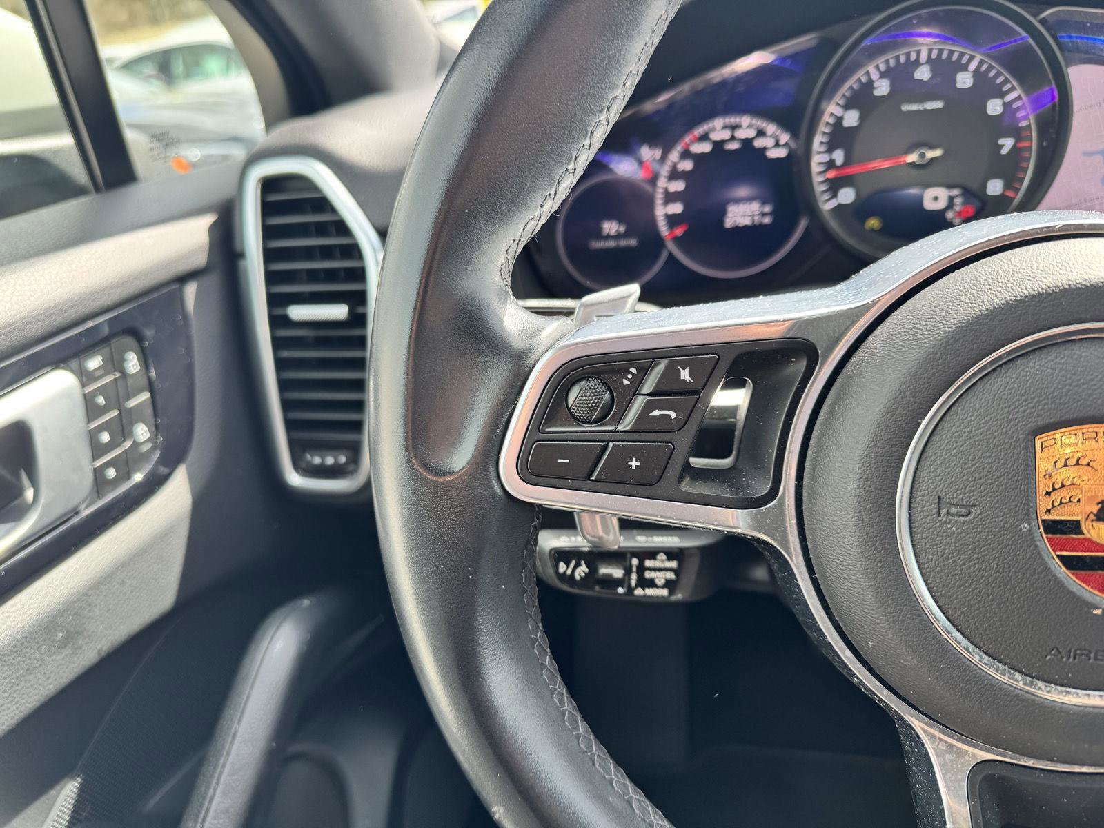 Used 2022 Porsche Cayenne S Platinum image 11