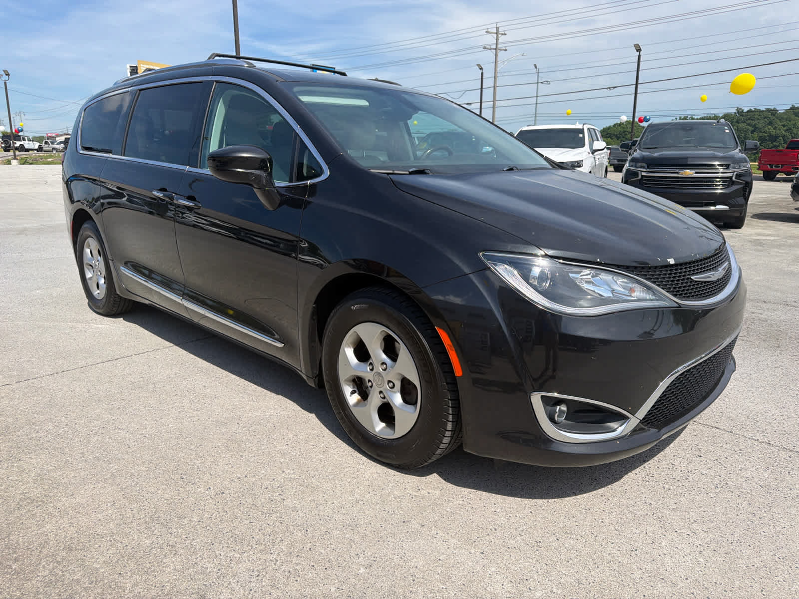 Used 2017 Chrysler Pacifica Touring-L Plus FWD image 1
