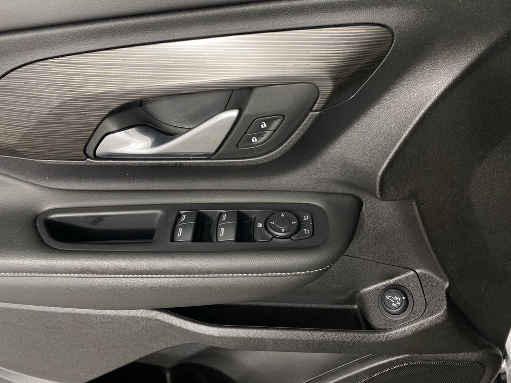 Certified 2024 GMC Terrain SLE w/ Driver Convenience Package FWD image 13