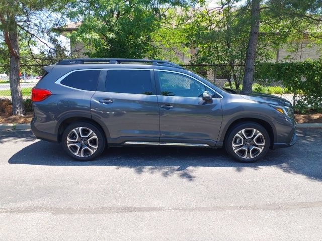 Used 2023 Subaru Ascent Limited w/ Technology Package AWD/4WD image 4