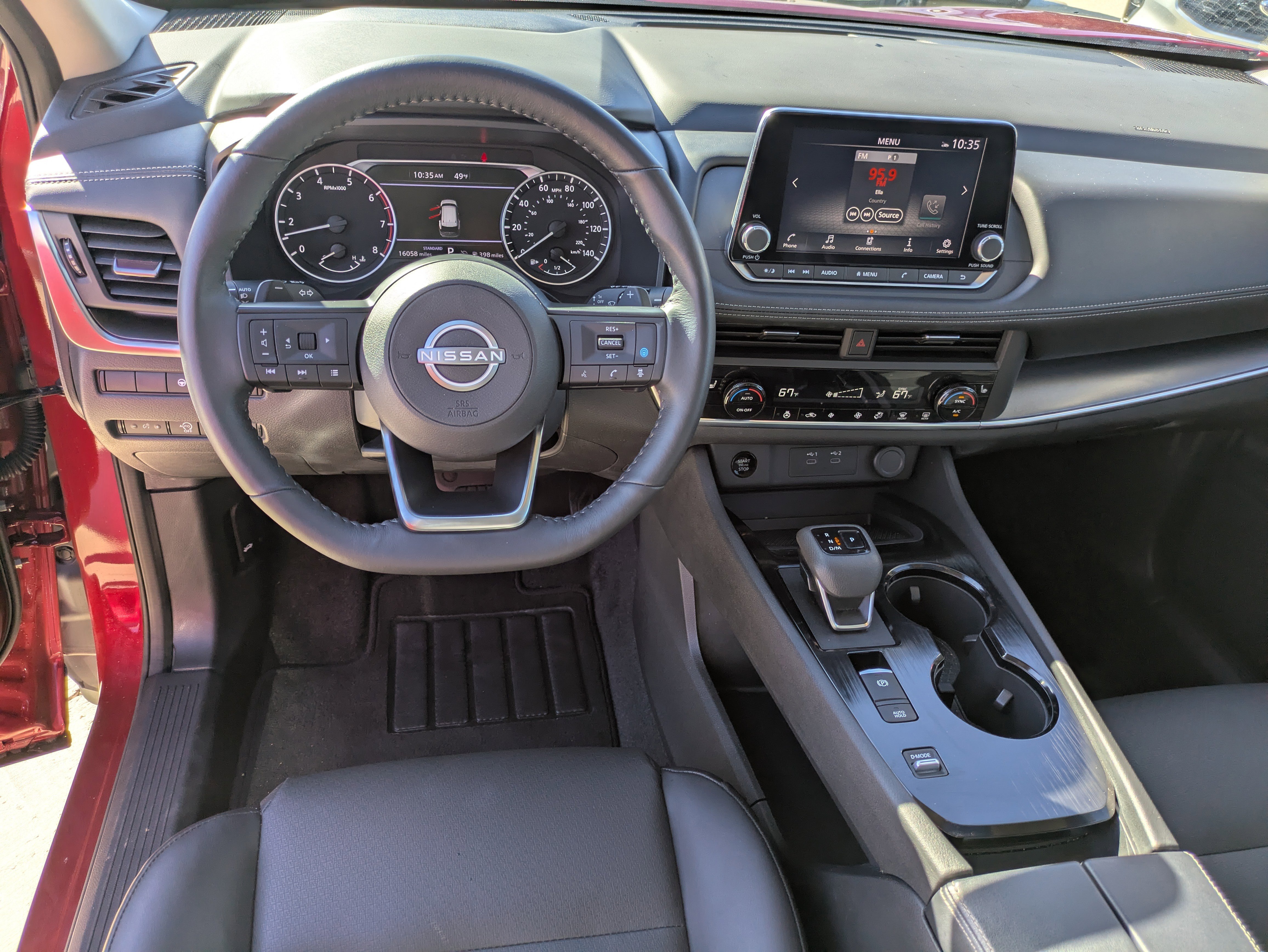 Used 2024 Nissan Rogue SV w/ SV Premium Package image 13