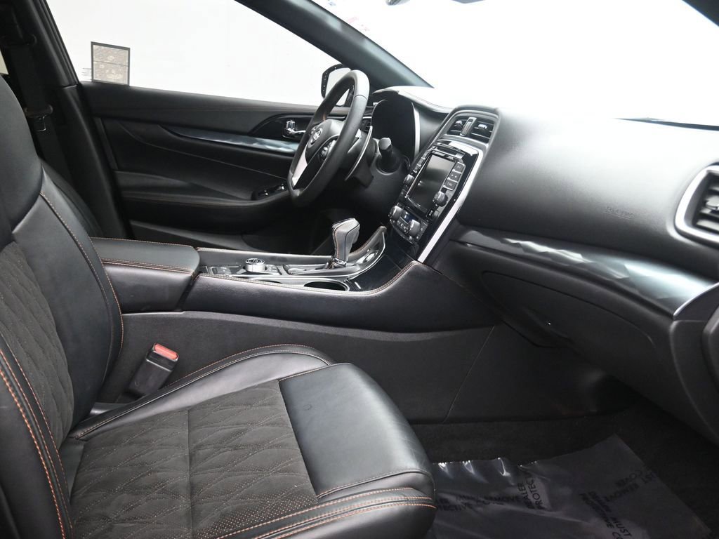 Used 2021 Nissan Maxima SR w/ Sport Mat Group image 17
