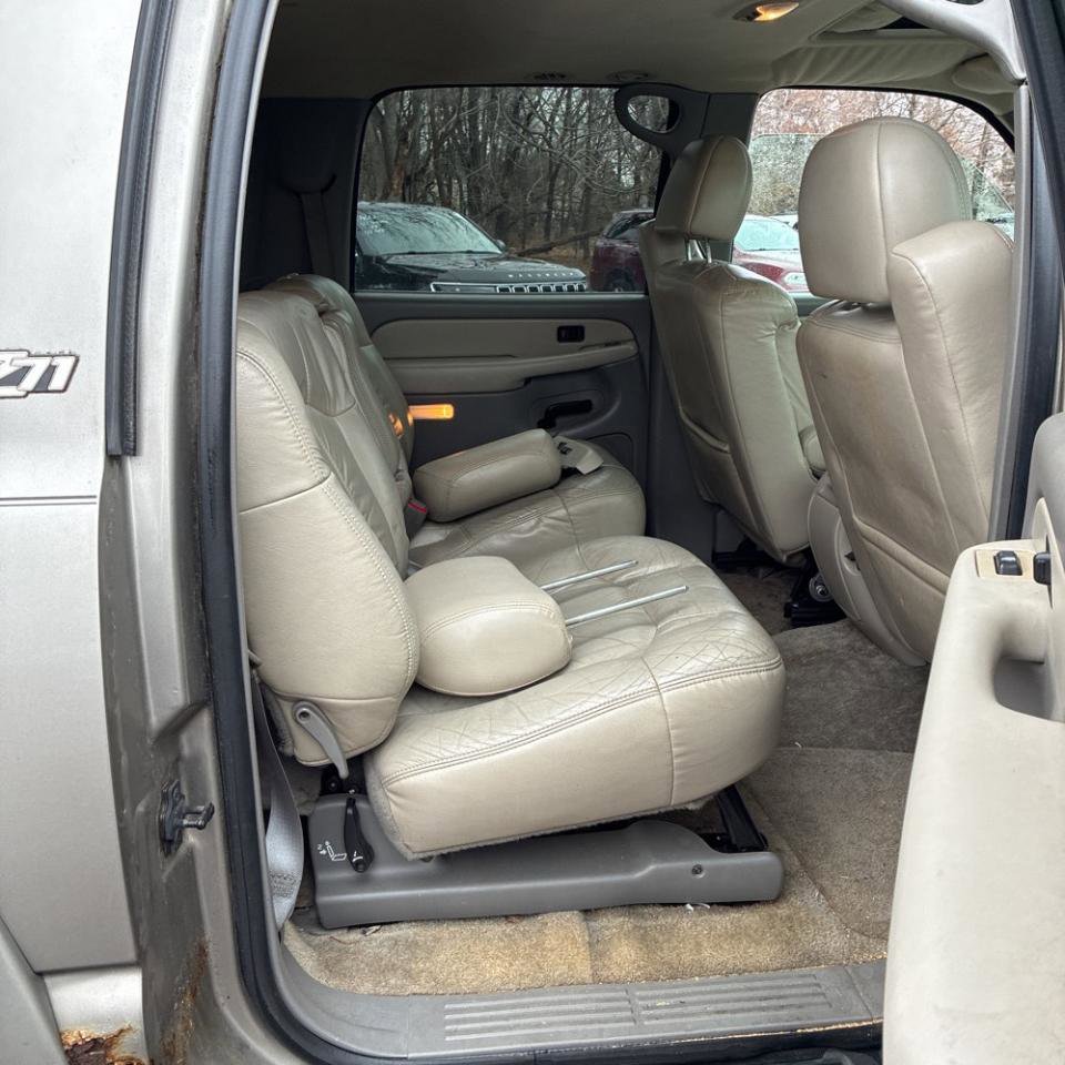 Used 2002 Chevrolet Suburban Z71 image 18