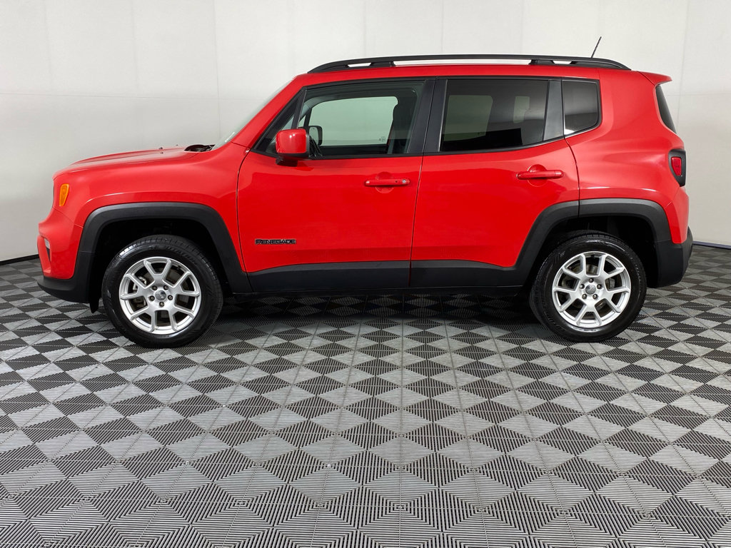 Used 2019 Jeep Renegade Latitude w/ Cold Weather Group AWD/4WD image 15