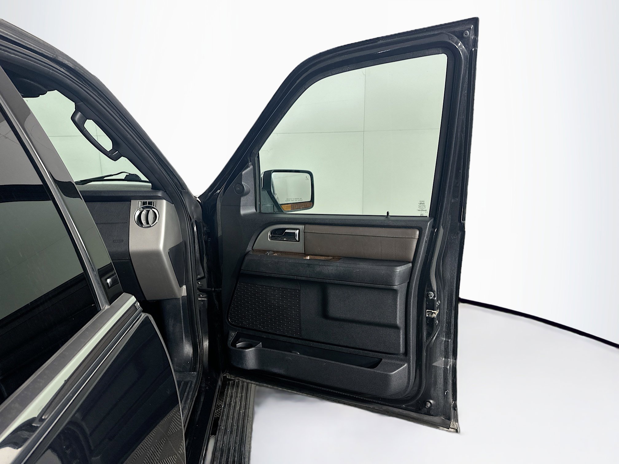 Used 2015 Ford Expedition King Ranch image 36