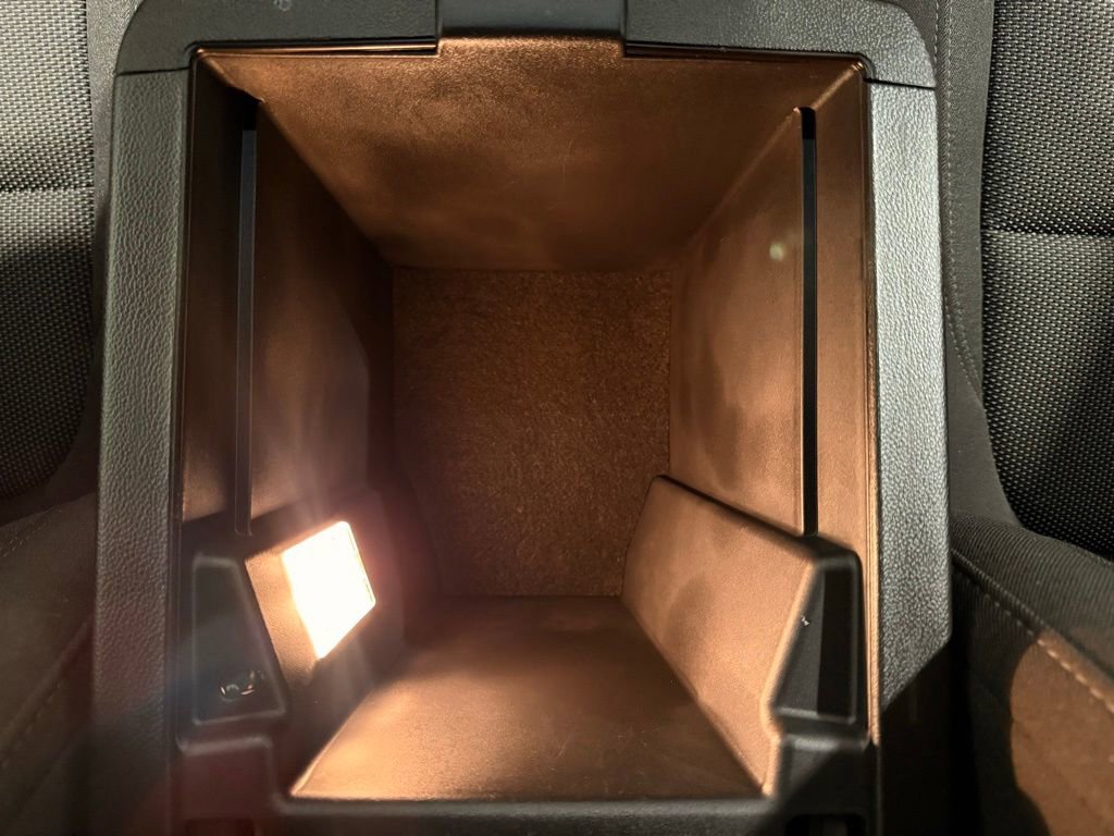 Used 2023 Chevrolet Traverse LT image 28