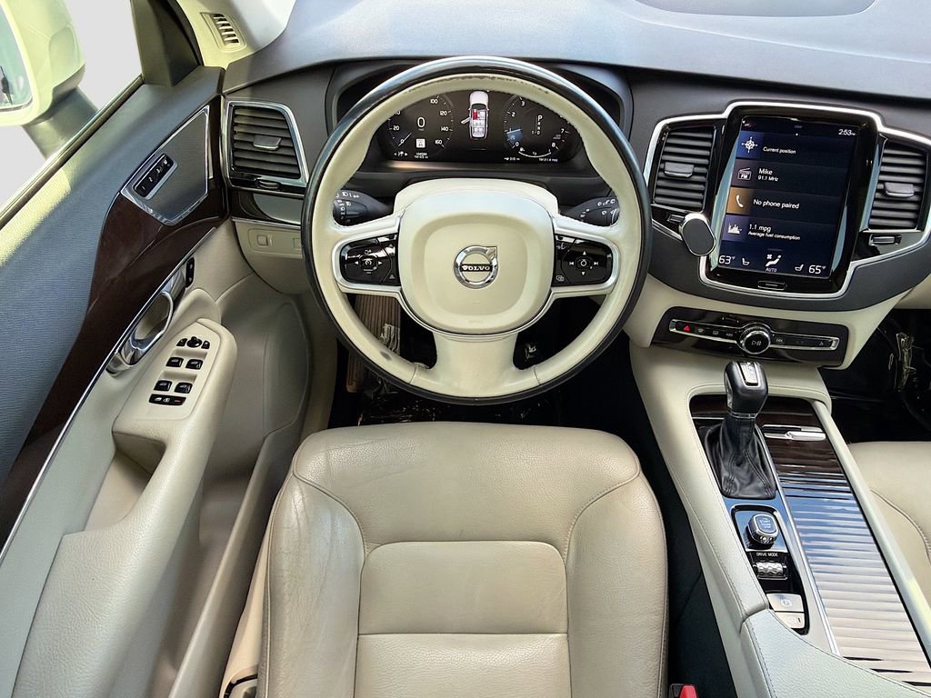 Used 2018 Volvo XC90 T6 Momentum w/ Convenience Package image 17