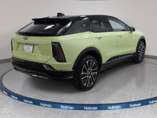New 2027 Cadillac Optiq Sport w/ LPO, Floor Liner Package AWD/4WD image 5