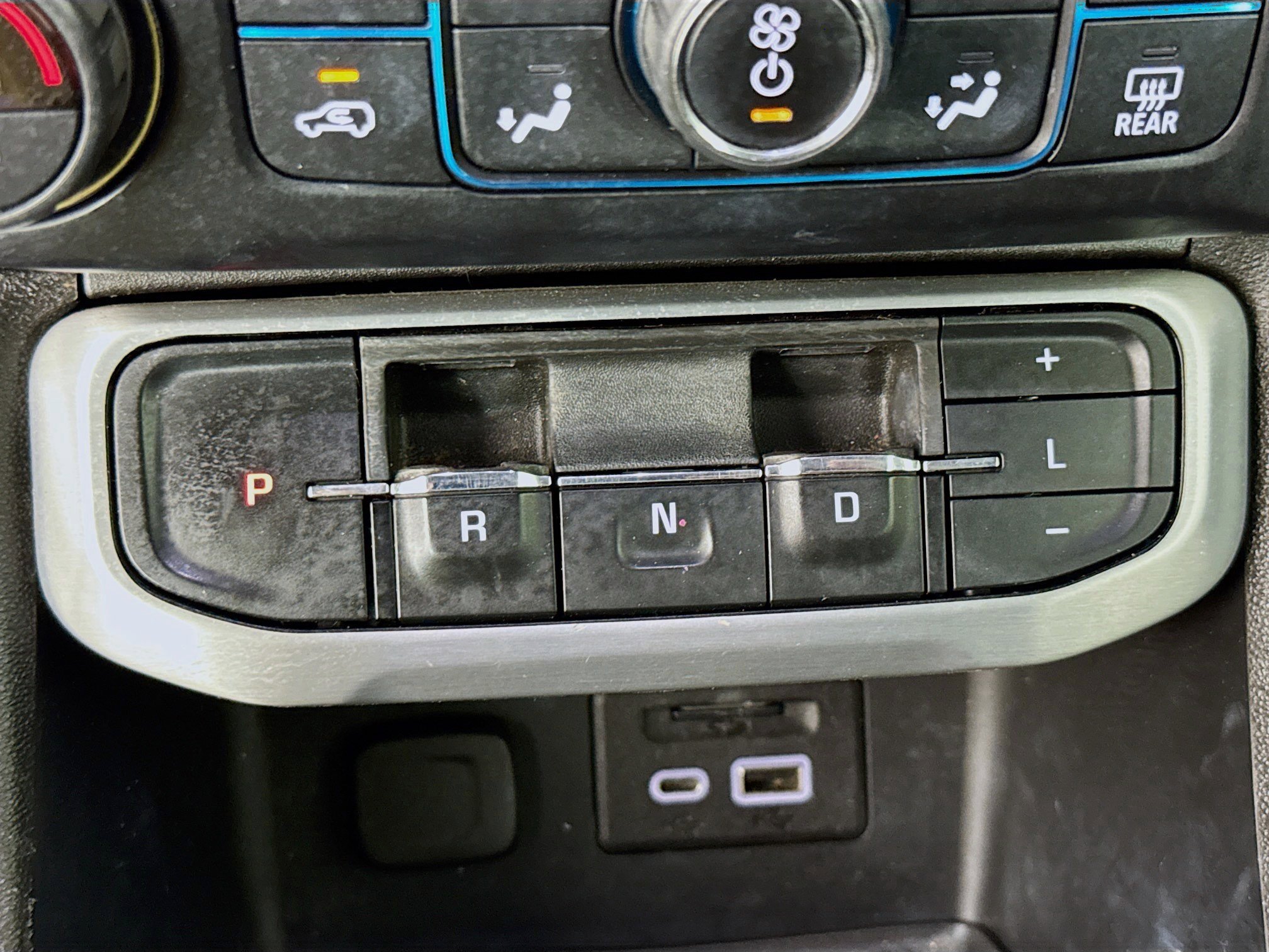 Used 2021 GMC Acadia SLT w/ Elevation Edition image 19