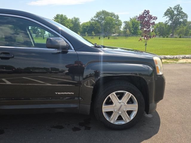 Used 2011 GMC Terrain SLT FWD image 4