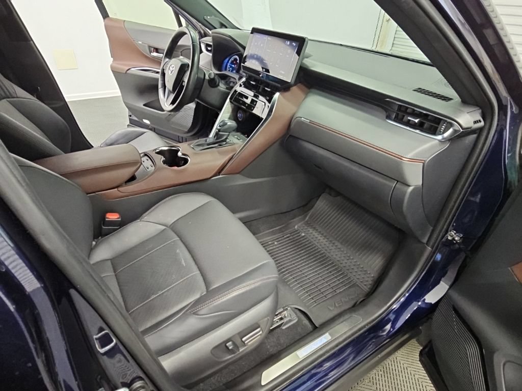 Used 2021 Toyota Venza Limited AWD/4WD image 40