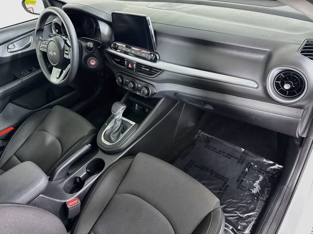 Used 2024 Kia Forte LXS w/ LXS Technology Package FWD image 30