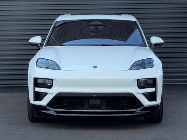 New 2025 Porsche Macan Turbo Electric AWD/4WD image 10