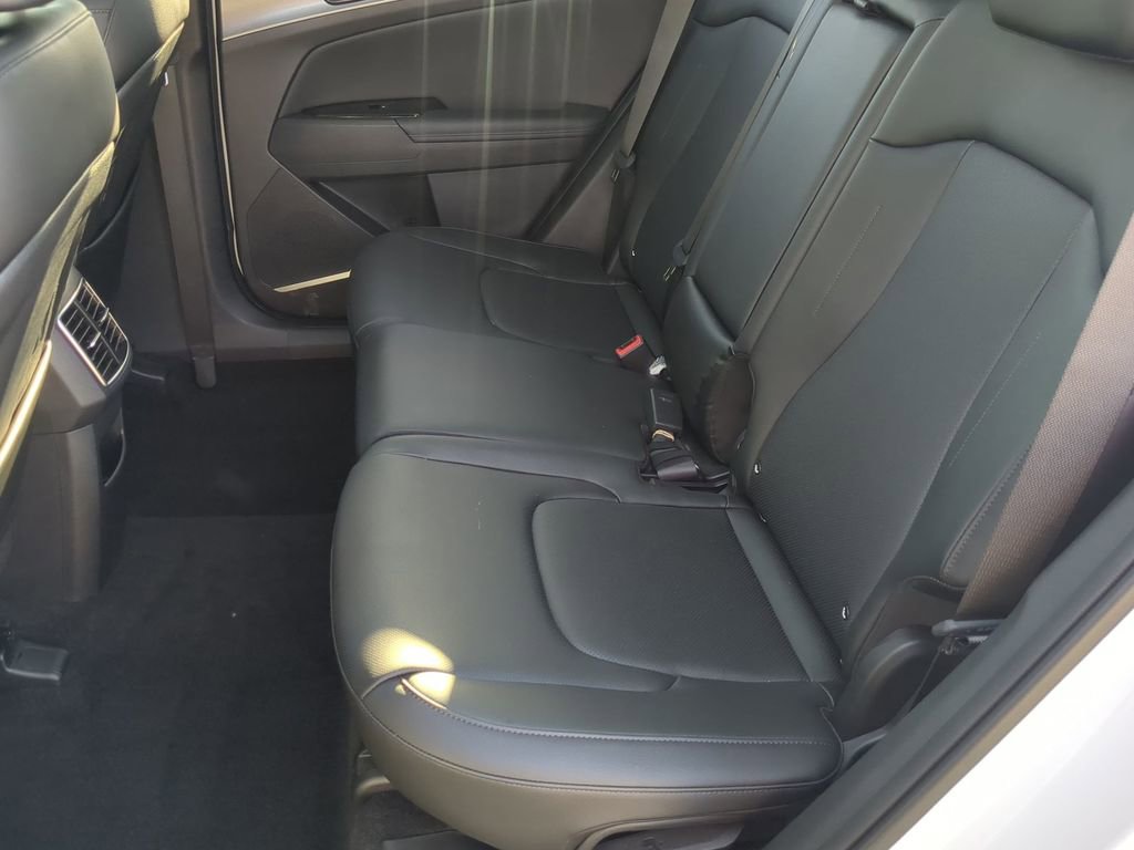 Used 2025 Kia Sportage SX image 26