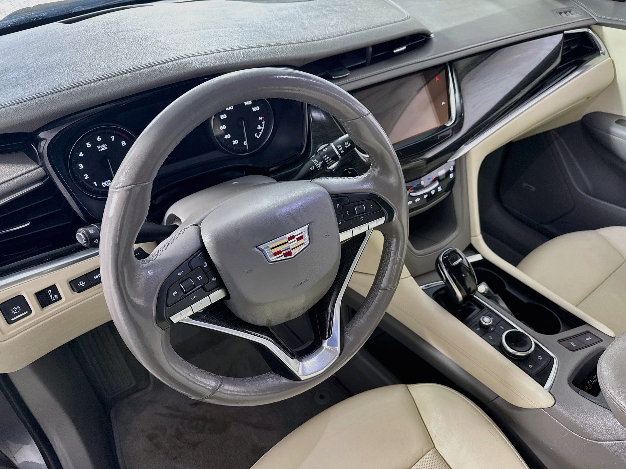 Used 2021 Cadillac XT6 Premium Luxury AWD/4WD image 12