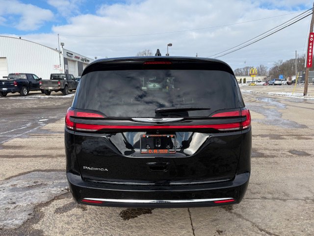 New 2026 Chrysler Pacifica Select image 5