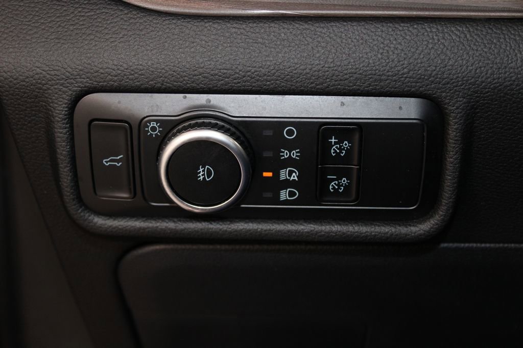 Used 2023 Ford Explorer Limited image 44