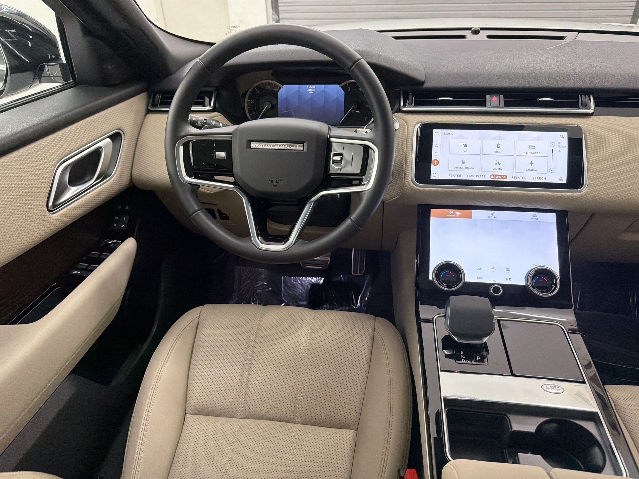 Used 2023 Land Rover Range Rover Velar R-Dynamic S AWD/4WD image 27