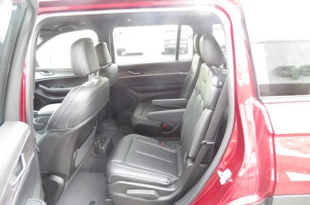 New 2025 Jeep Grand Cherokee L Limited w/ Trailer Tow Package image 12