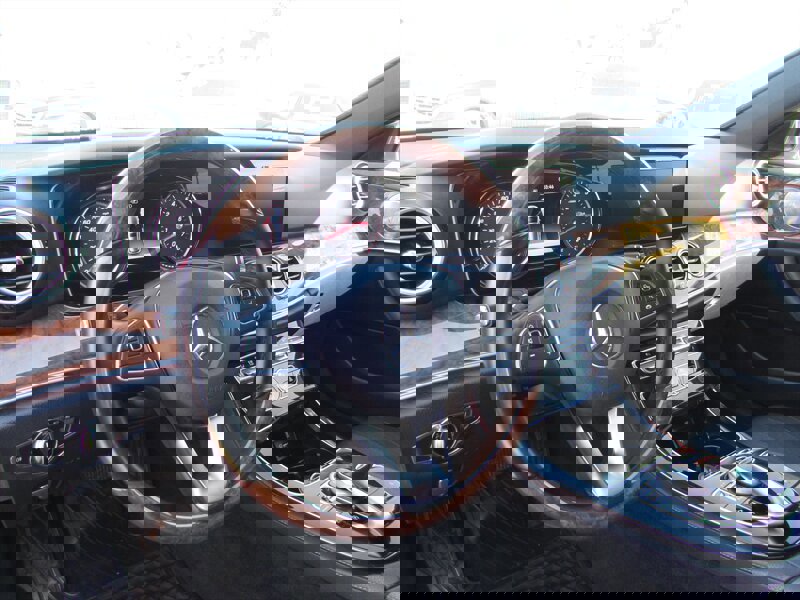 Used 2017 Mercedes-Benz E 400 4MATIC Wagon image 8