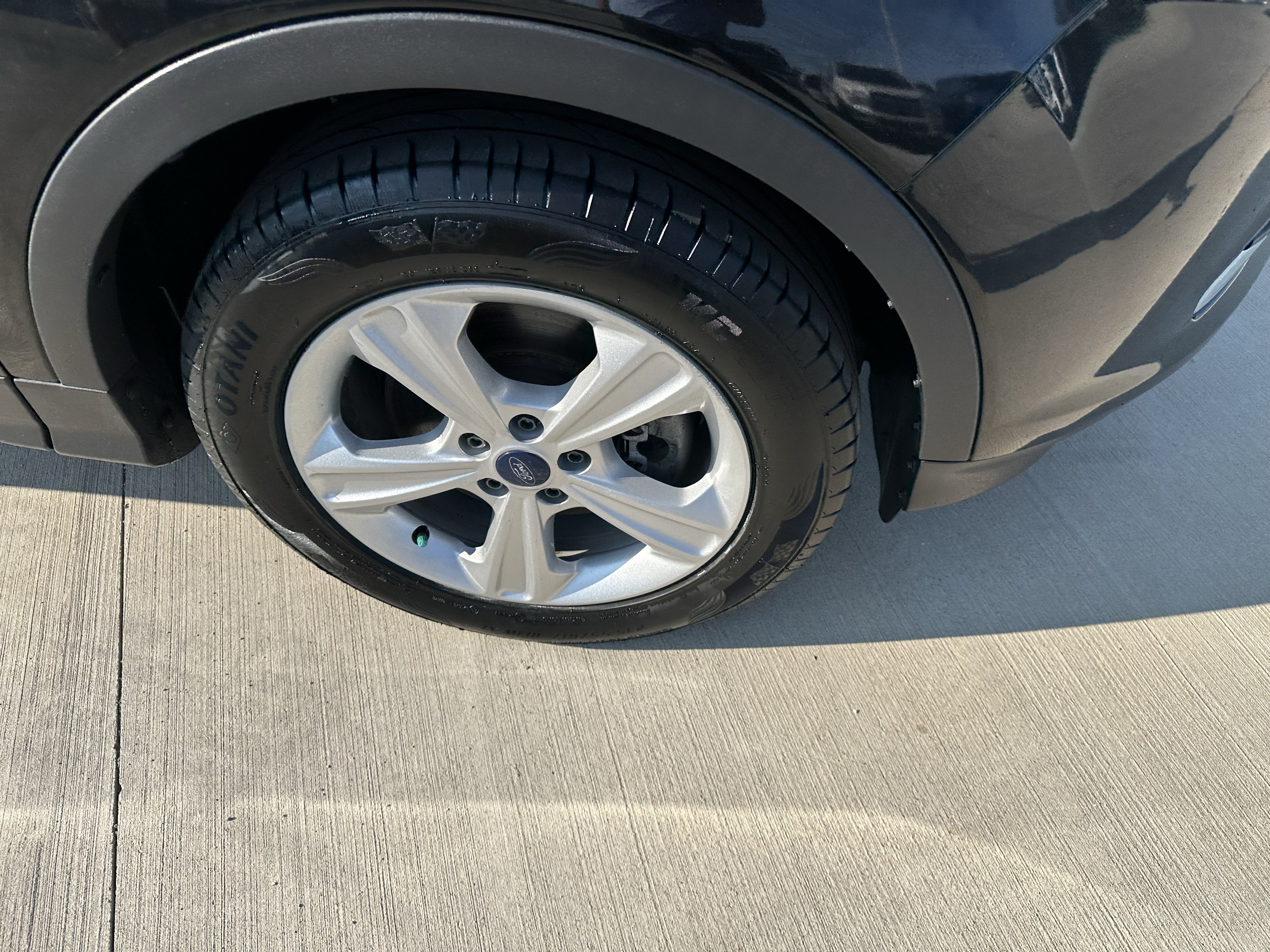 Used 2013 Ford Escape SE AWD/4WD image 2