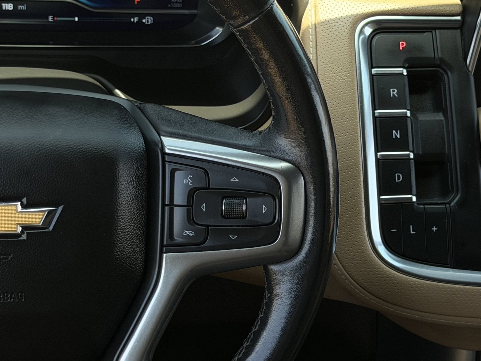 Used 2023 Chevrolet Suburban Premier RWD image 16