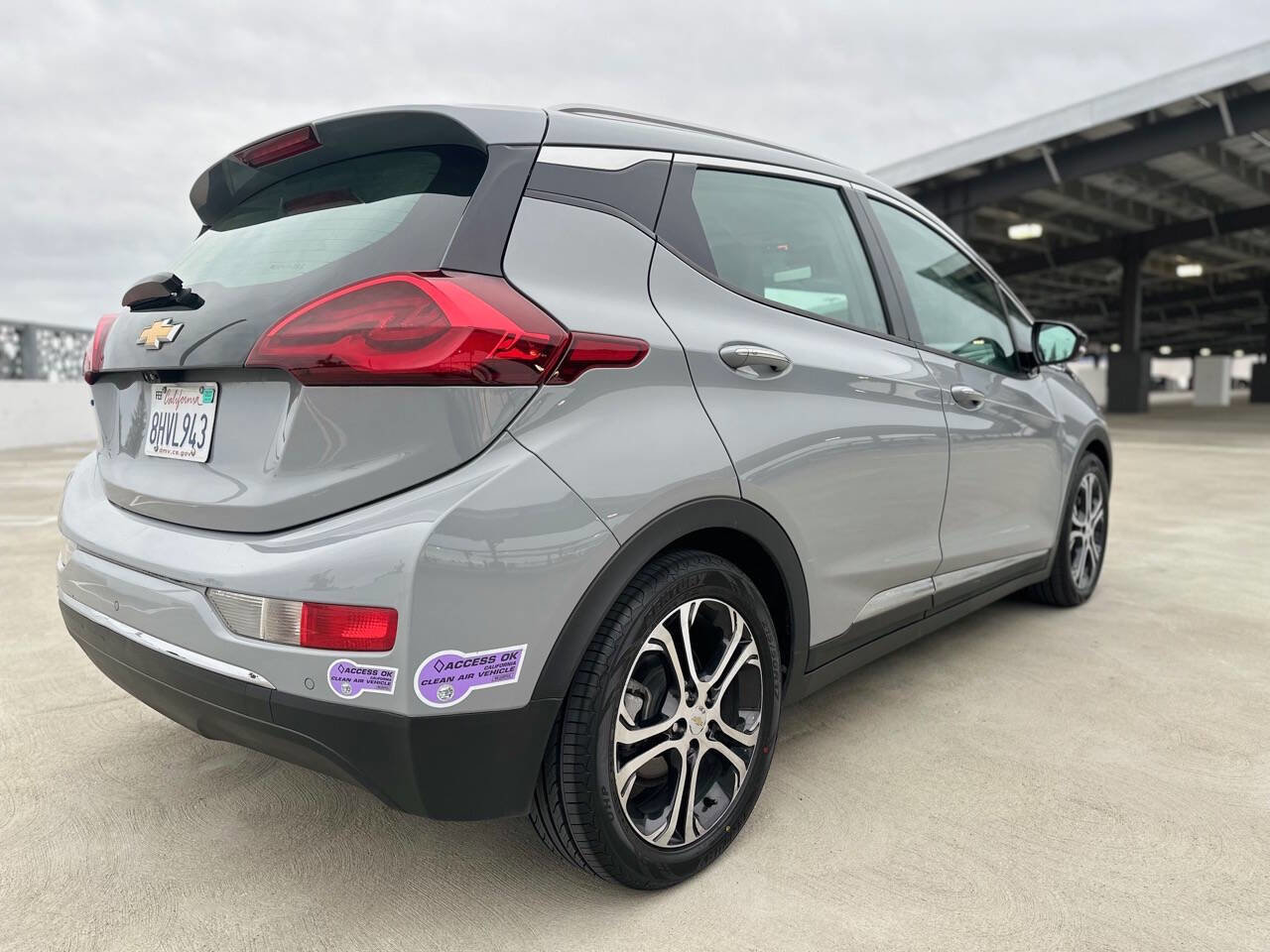 Used 2019 Chevrolet Bolt Premier w/ Infotainment Package image 8