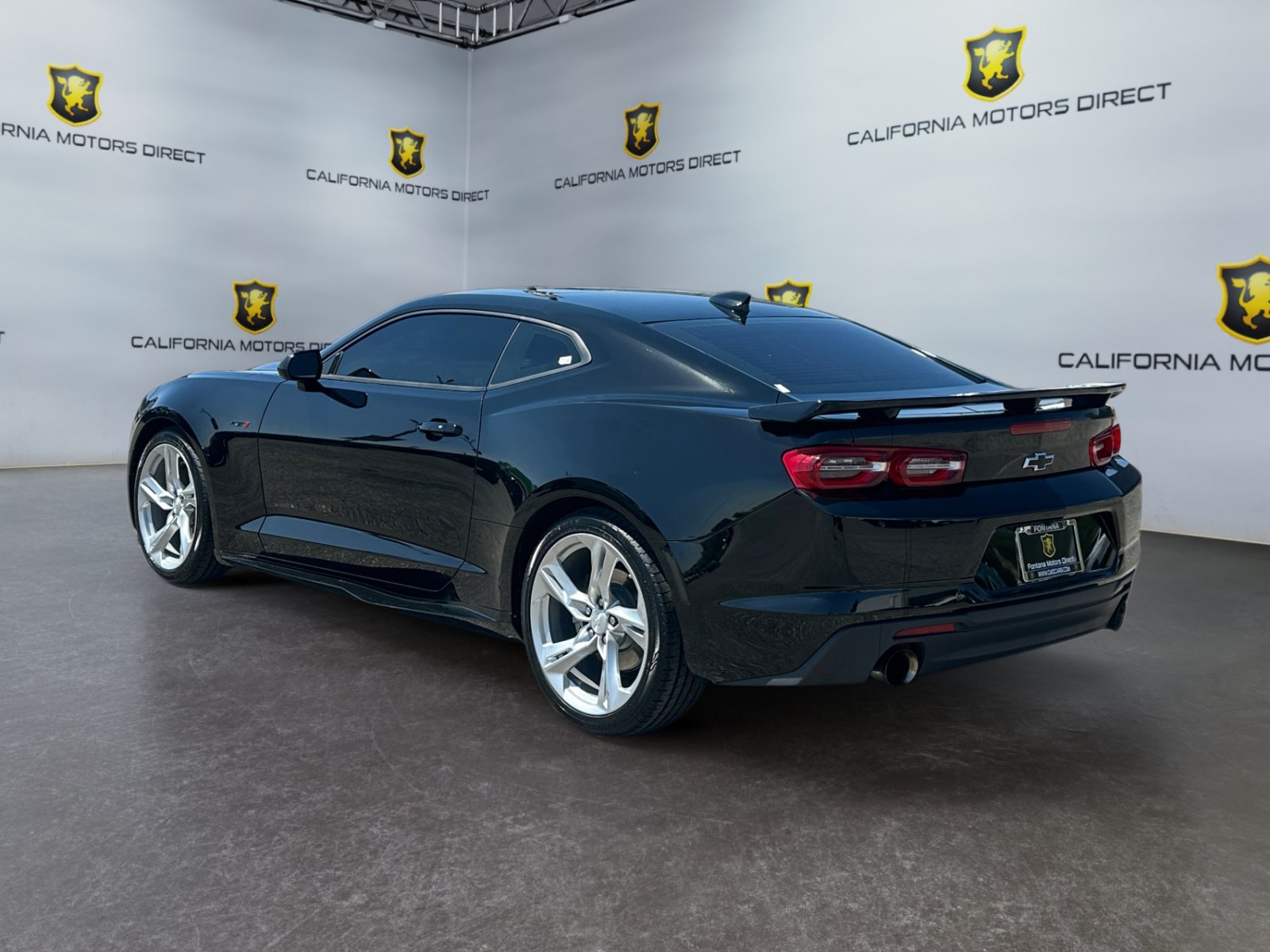 Used 2023 Chevrolet Camaro LT RWD image 3
